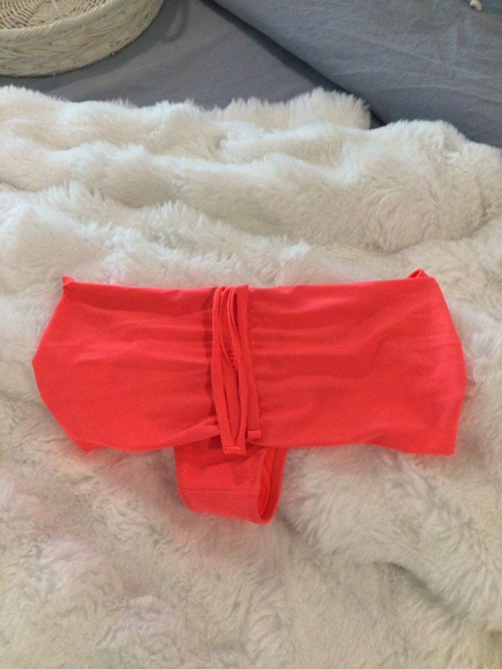 Bikini - Picture 9 of 10